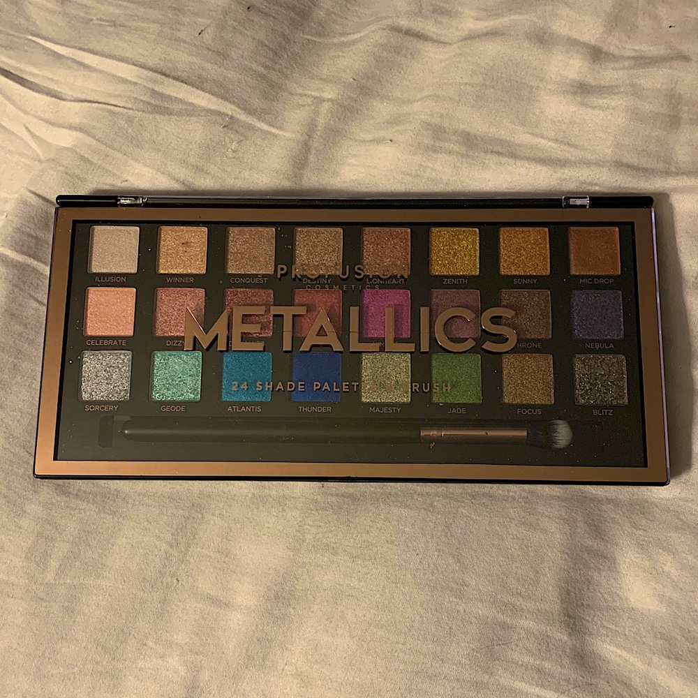 Profusion Metallics 24 pan palette w/ brush New